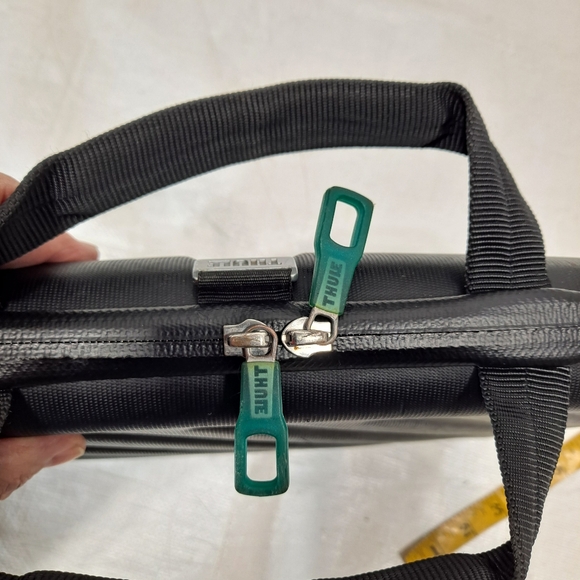 Thule Black Hard Shell Computer Case - Picture 10 of 12